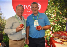 Vince Lopes and Jon Kiley with Envy Apples.