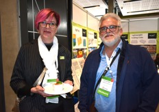 Irma Froggatt, executive director of Citrogold (recently acquired by Sun World) and Lean van Biljon of Kingfisher Fruits.