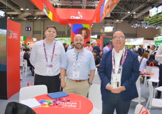 Los Olmos are Chilean stone fruit and table grape growers and exporters with a focus on China and Asia. Mauricio Valenzuela, Jose Orellana, the CEO with company owner Luis Almeda were meeting with clients.