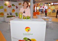 Rosiane Zago from Song River showcased her Formosa papaya grown in Brazil.