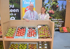 Kris Wouters and Irysha Osadcheva from Wouters Fruit in Belgium showcased their Piqa boo new pear apple cross that had a big interest from visitors at the show. 