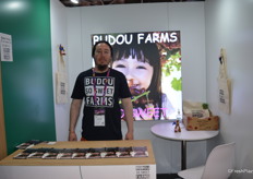 Enrique Rossi from Budou Farms with Australian grapes, exporting Japanese varieties.  