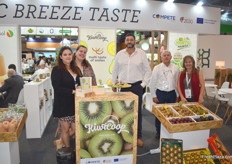 The Kiwicoop team! They export kiwis from Portugal.