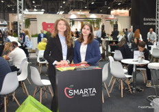 Valeria and Dorika Caduc of Smarta. This Moldovan apple exporter ships their apples to Dubai, Saudi Arabia, and Malaysia.