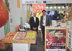 On the right is Pedro Marques of Portuguese produce trader Frutas Classe. They grow and export sweet potatoes, and as the Spanish volumes are decreasing, there are opportunities for the Portuguese sweet potatoes to fill the gap.