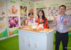 Qingdao Mui International Trading had Lana Luan, Francisca Yang and Kaka Sui who proudly showed their garlic, ginger, onion and other vegetables.