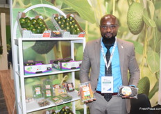 Erick Nyansim Ora, shows the new products of Keitt: baby carrots and baby turnips, and ready to eat avocados. The company is working on the launching of ready to eat mangoes.