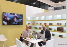 Salman Alsuddairy and Moheb Zaghloul, from the Saudi company Aldka. The company grows and exports organic dates to Europe, GCC countries, and Japan.