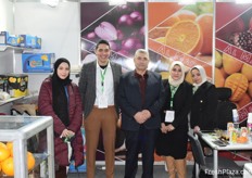 Shaimaa Mostafa, Mohamed Shaker, Mohamed Al Mansi, Asmaa Al Mansi from the Egyptian citrus exporter Al Mansi. Shaker, export manager of the company, predicts a though season for orange exporters.