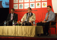 Panel discussion on chain management.