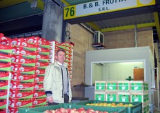 "Loredano Brentegani by stand 76 (B&B Frutta) - Specialized in apples. He has launched a new brand ("Rossella") for seasonal apples from Verona."