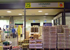 Stand 25 (Leonardi) - Fruit, potatoes.