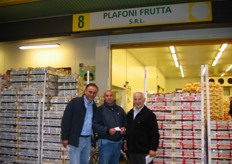 Roberto and Luciano Plafoni, together with Mr. Costantino Parisi by stand 8 (Plafoni Frutta).