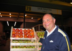 Franco Sartori by stand 79 (Sar Frutta) - Verona's peaches, cherries, kiwis, khakis.