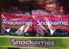 A new small packaging holding 80 grams of washed and ready to eat blueberries called Snackberries was introduced by BerryWorld UK.