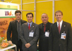 Rodrigo Lima (far right), Rodrigo Martins, Jocair Marim and Fred Tavares (2nd from left) of Brazilian Papaya exporter UGBP.