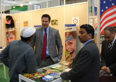 Jeff Correa promoting USA Pears