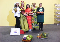 Multicultural image of Fruit Logistica