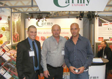 Avi Pasternak (left) of Carmy Export, and Yitzhak Carmy (center)