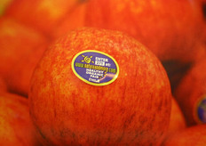 Nature and More logo on Chilean apples. This logo can only be found on products that are produced with less CO2 emission