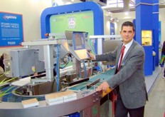 The weighing and labelling machine Mercury Plus at BILANCIAI stand, showed by Giampaolo Fantinato.