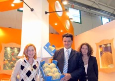 A delegation of FRANCESCON O.P. From left to right: Margherita Avigni, Bruno Francescon, Paola Marinello.