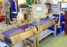 Category of VIGNOLI: Fruit - wrapping and pricing machines, Hardware and software, Labelling machines, Packaging materials