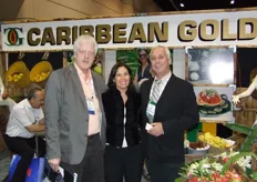 Zevy Mashav (right) of Caribbean Gold Inc. and his wife together with Wim Geurts (www.FreshPlaza.com)