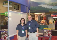 Marie Aguilar and Geen Loudon of Dovex. Dovex is nestled in the heart of the premier Washington State Apple and Pear growing region - at the foot of the Cascade Mountain Range and along the banks of the mighty Columbia River