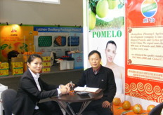 Ms. Joan Wang with Mr. Howard, Sales Director of Zhangzhou Zhuangyi Agriculture Development Co., Ltd.(Top Fruit- China)