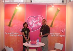 Neil Offner (on the right) promotes the Pink Lady brand for the Chinese market