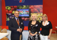 While the Netherlands is exporting huge volumes to the Russian Federation there were only 3 companies exhibiting. Van de Staay bv represented by Garzai Laek, Annelies Dost and Elena Nikitina. Van der Staay is located in the Netherlands (offices at Barendrecht and Venlo), Israel, Romania and in Spain.