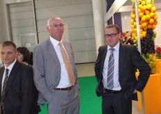 Roveg Director Henk Roodenburg (R) talking with the CEO of Hoofdman Roodzant, Huub Hoofdman. Both Dutch exporters.