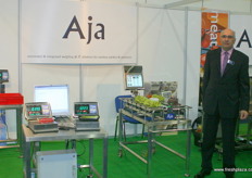 Andrew Crisp of Aja promotes his weighing machines