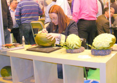 Sculpture in fruits in Procomel's stand