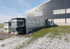 Logistic partner Wolter Koops surprised by supplying a trailer with Bio Brass branding