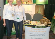 Shannon Boase (on the right) and her trade show sister Zsuzsi are promoting some new shapes and sizes regarding packaging and also provide free labels with the packaging, which send the message to substantiate sustainability.