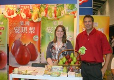 Lynsey Kennedy and Jeff Correa of USA Pears