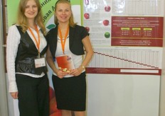 On the right Ksenia Evdokimova with her colleague promoting the US Apple Export Council