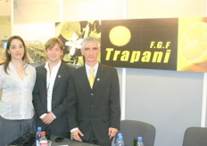 "The team of Trapani promote "All Lemon" label"