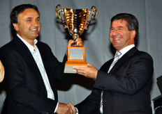 The second trophy is for the best commercial presentation. Nicola Giuliano (on the left) received this award last September 2010 during the 46th Table Grape Festival of Rutigliano (near Bari - Apulia Region - Italy).