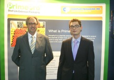 Francisco Vercher and Ian Ferguson promote PrimePro, a packaging which helps the extension of the shelf life.