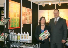 Raquel and Aydin Tanseli at the CropAid stand