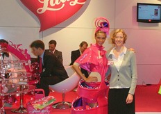 Meredith Stevens (on the right) poses together with Miss Pink Lady