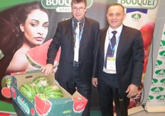 Henri Thorent and Juan Aparisi Server from Anecoop promote the watermelon, which has a new label.