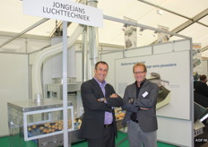 Bas Ruygrok from Jongejans Luchttechniek talks to Hans Smit from Allround VP