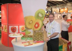 Terry Brown promotes the red kiwifruit