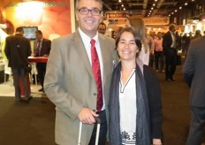 George Smith , European Representitive of Washington Apples, and Arantxa Medina of USDA