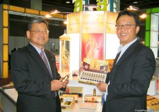 Mr. Chong Seo with Mr. Hyun- Ju Kwon, Manager of Export Development Produce Export Team