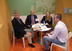 Peter van de Laar with colleague, talking to John de Boom en Lindsey Blok of DailyFresh. DailyFresh offers a bi- weekly departure from Northern Spain to Zeebrugge